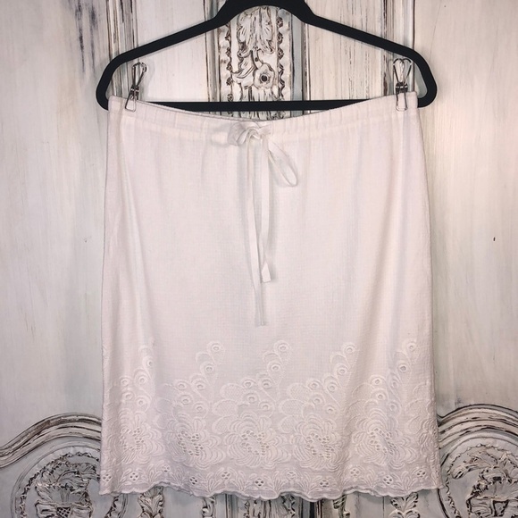 Studio M Summer Cool Cotton Lined White Embroidered Hemline Skirt Size Medium - Picture 1 of 7